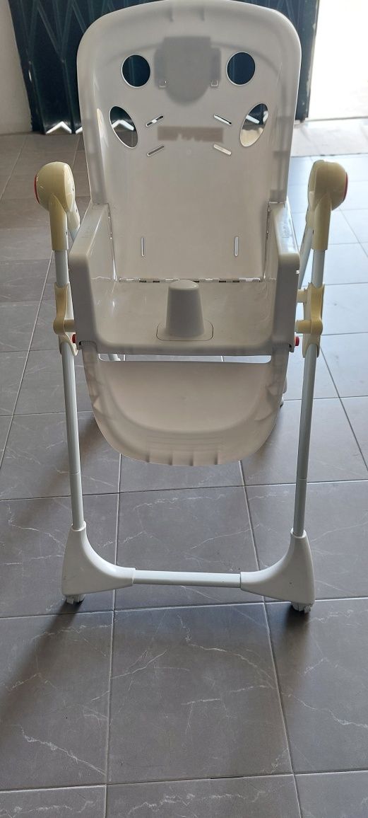 Cadeira de bebé usada