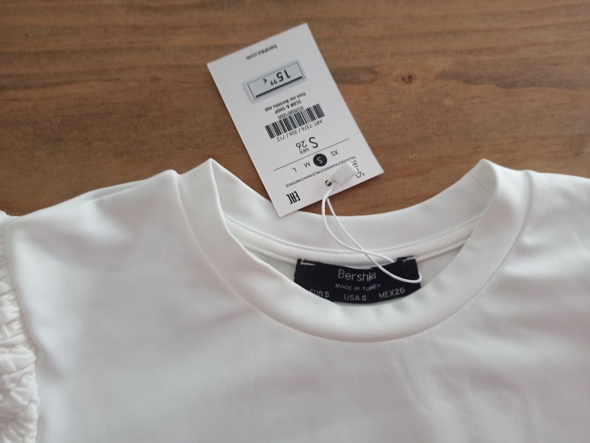 Blusa nova e com etiqueta