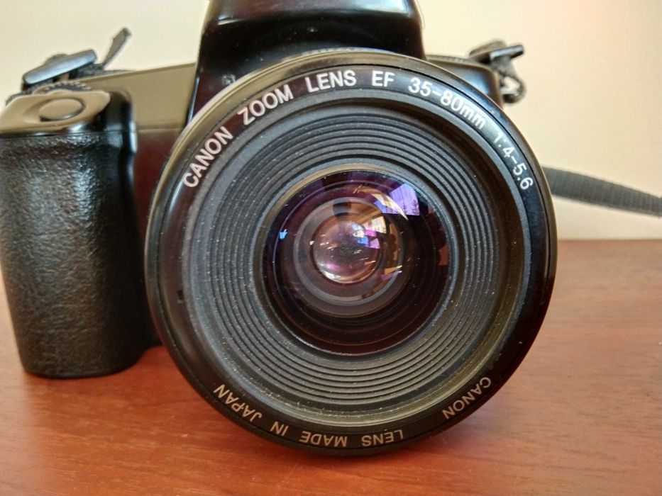 Aparat fotograficzny CANON EOS 1000 F