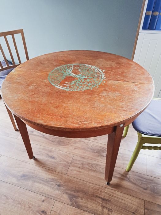 Stary stół okrągły rozkładany