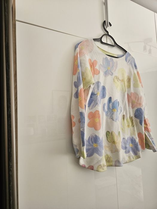 Sweterk włoski w piękne kwiaty