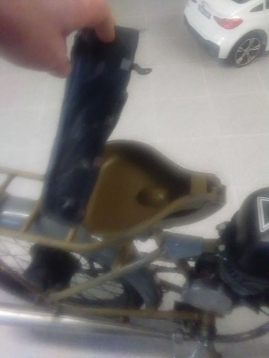 Motocicleta toda original e em funcionamento m