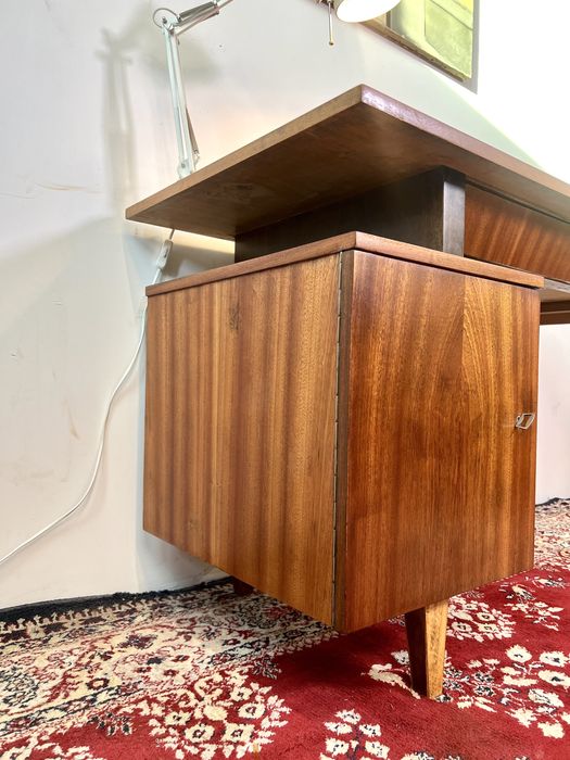 Biurko PRL Typ 20-21 patyczak M Puchała orzech mat vintage renowacja