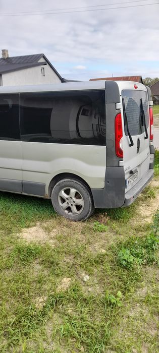 Sprzedam Opel vivaro uszkodzony silnik .Rezerwacja