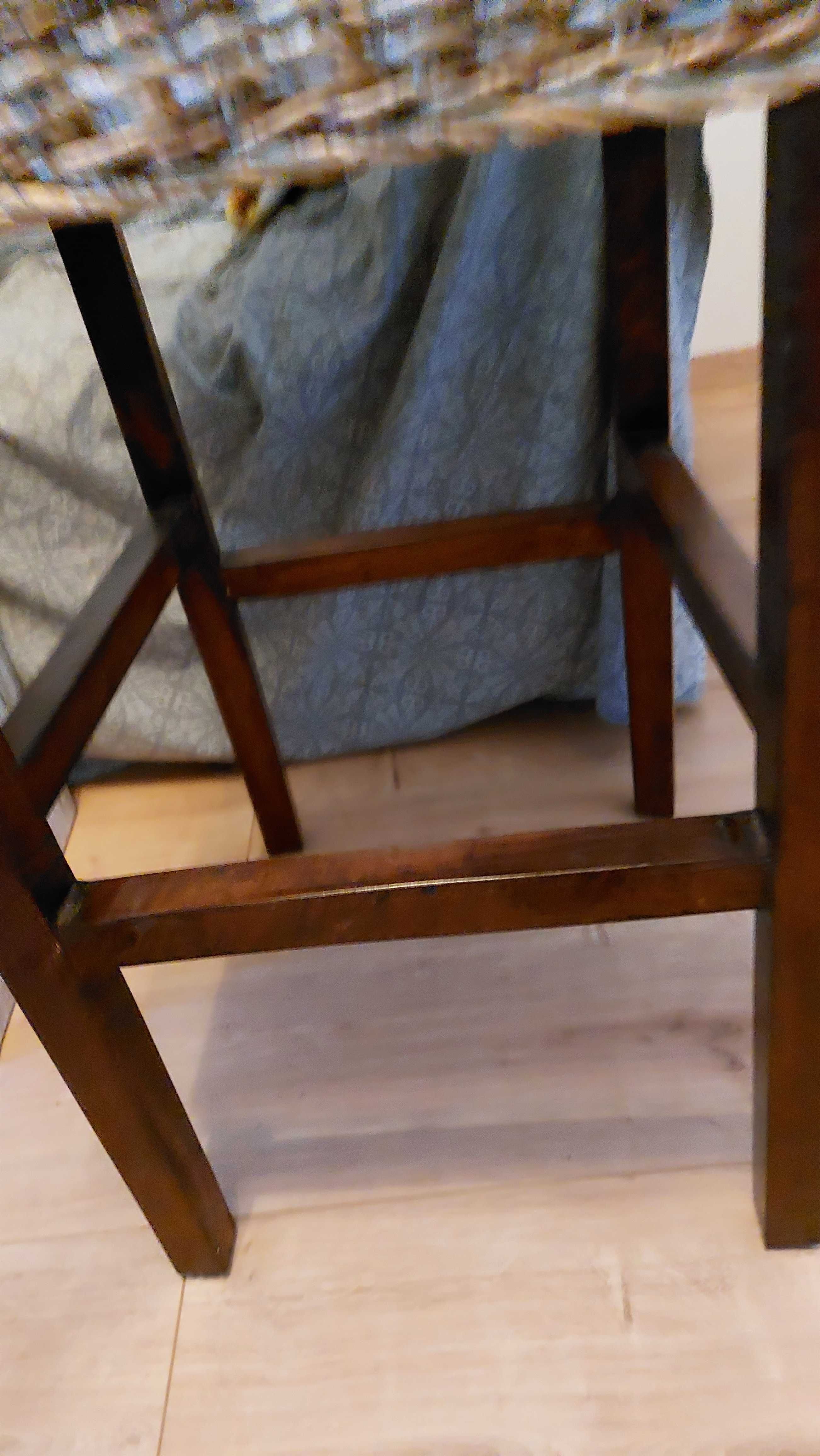 Hoker drewniany/ Krzesło barowe