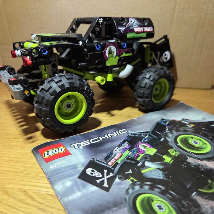 LEGO Technic 42118 Monster Jam Grave Digger