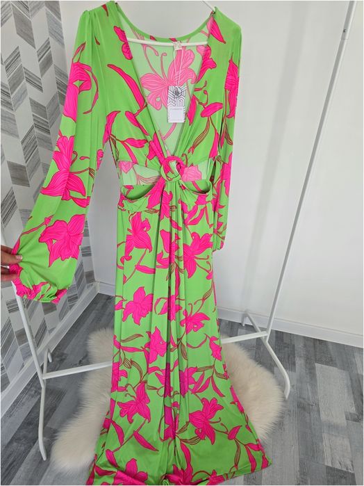 Sukienka maxi Soczyste kolory wycięcia