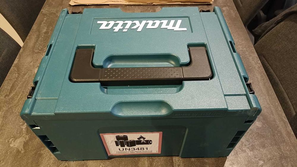 Wyrzynarka akumulatorowa makita