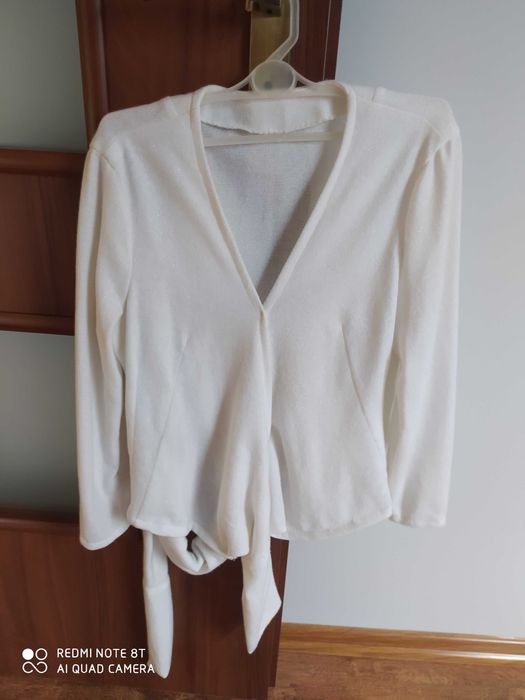 Narzutka przekładana ze srebrną nitką