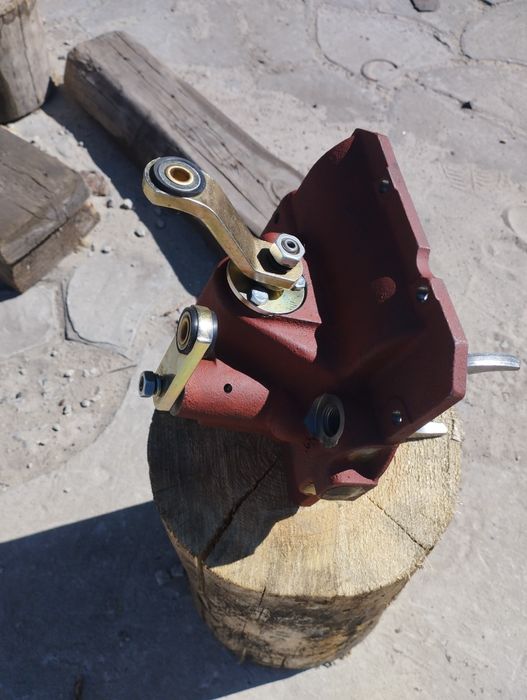 Кришка КПП УАЗ 452, старого зразка