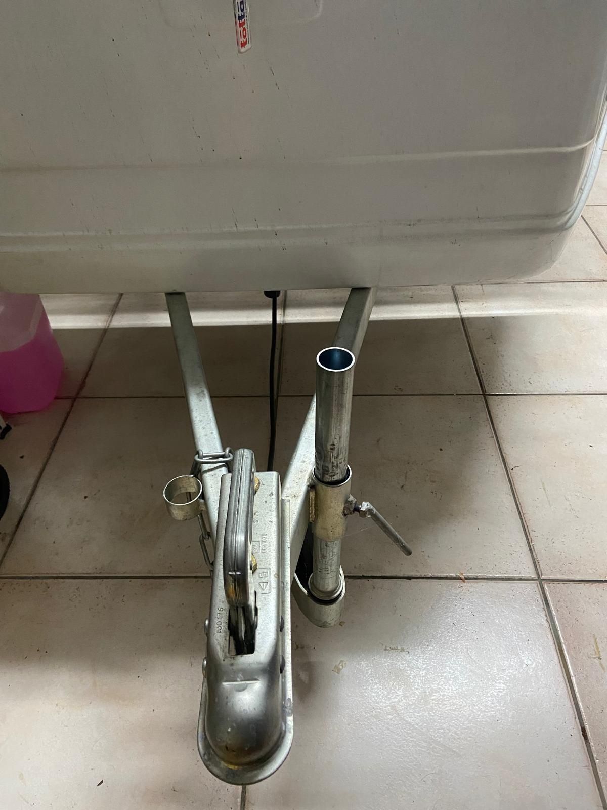 Auto tenda saurim