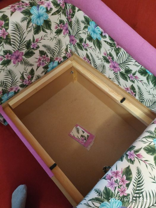 Продається підлітковий диван зовсім новий.