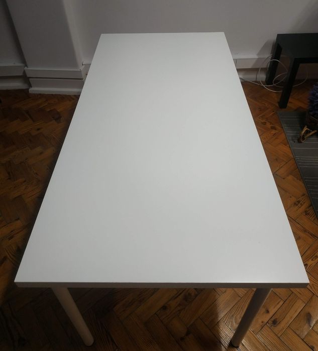 Mesas brancas IKEA
