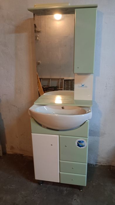 Меблі пенал для ванної кімнати нові