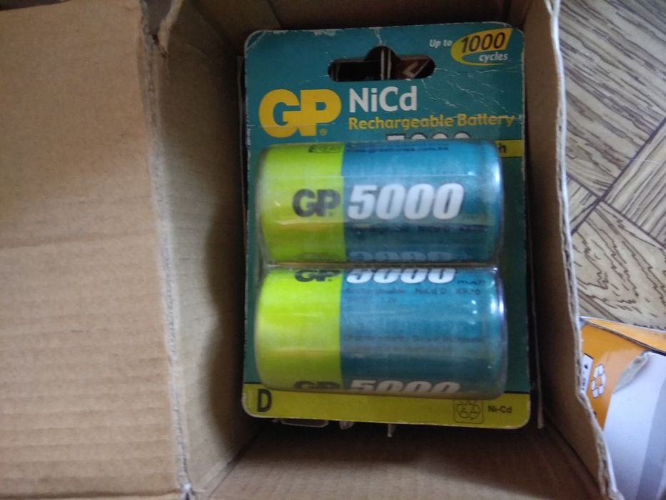 Батарейка Крона varta Longlife power alkaline  9В, а также LR20 размер