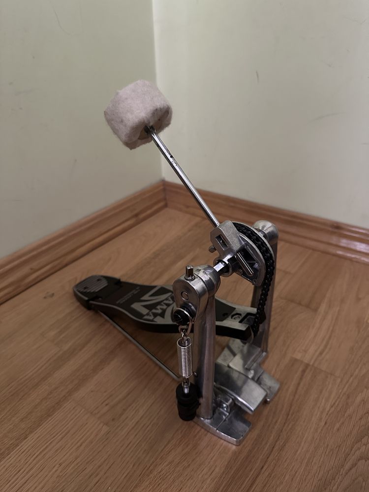 педаль бас барабана Tama hp30