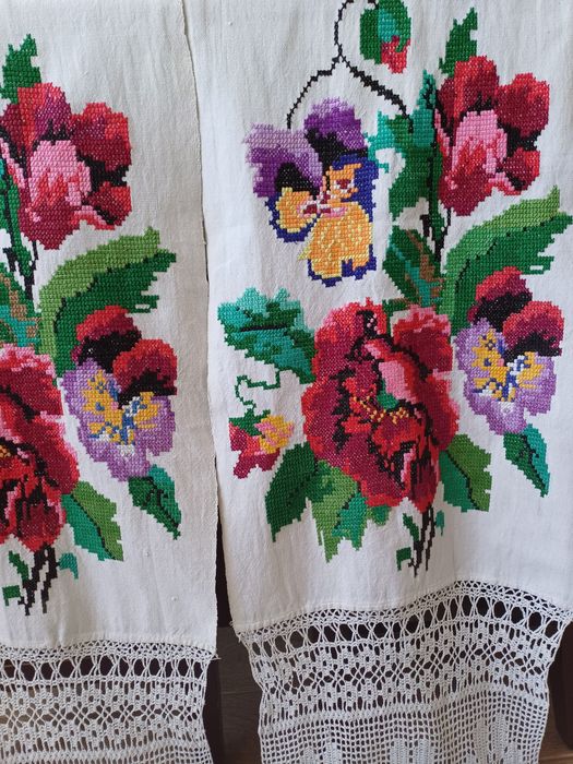 Рушник вишитий хрестиком