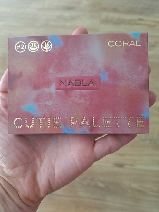 Zestaw palet Nabla Cutie Coral i Analogue