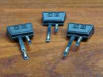 Hornby R602 -  3 x clipes de ligação de alimentação / Usado