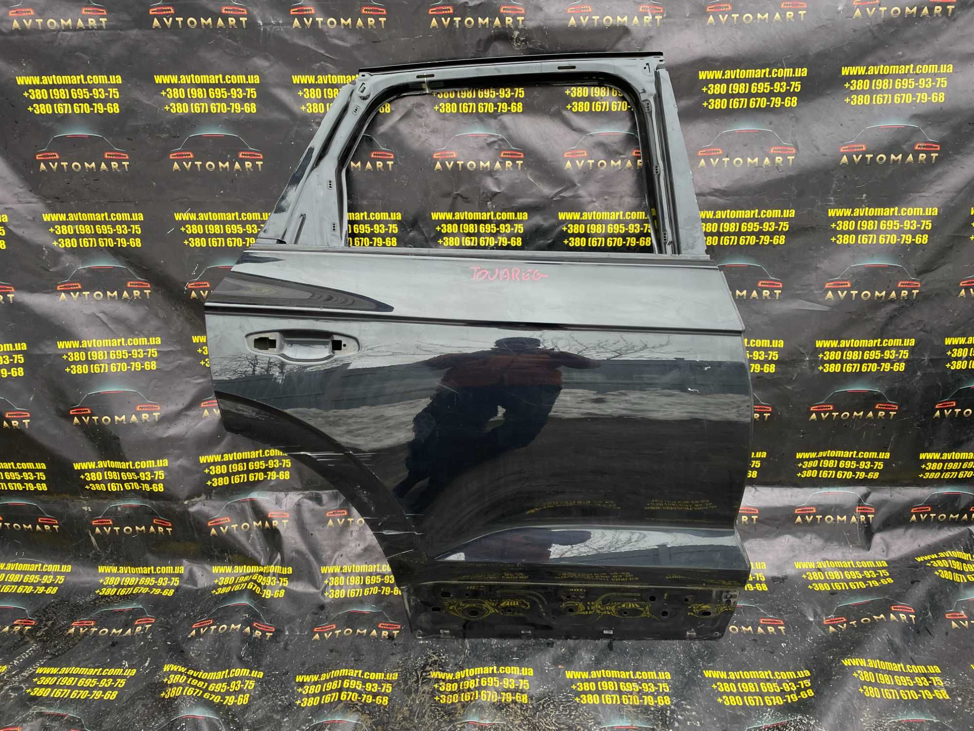 Двері задні праві VW Touareg дверь задняя правая Touareg 760833312A