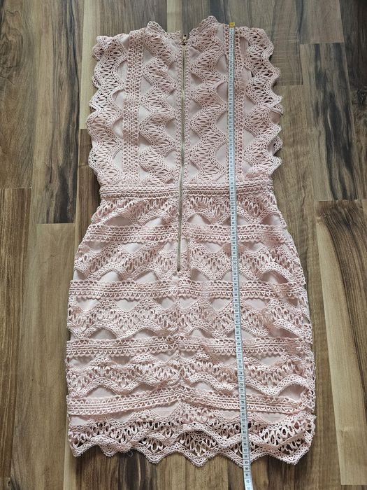 Sprzedam sukienkę koronkową