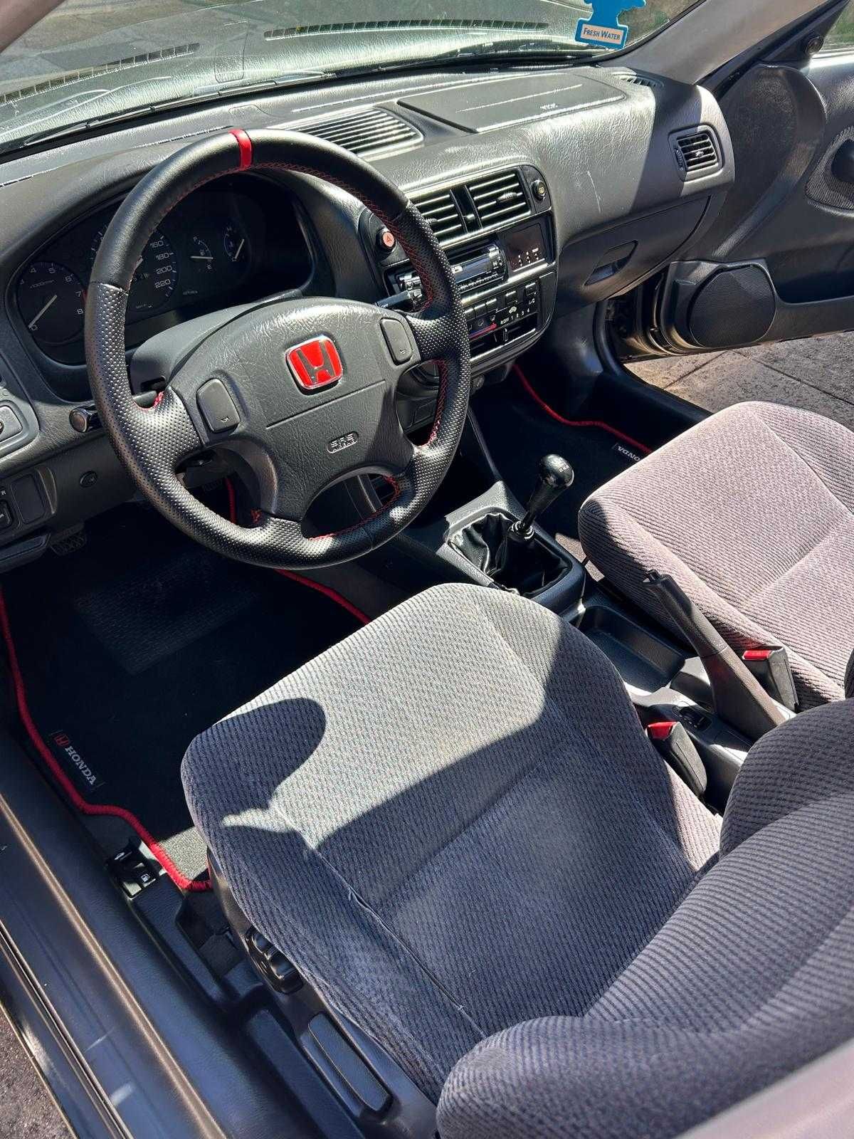 Honda Civic 1.5i LS (EK3)
