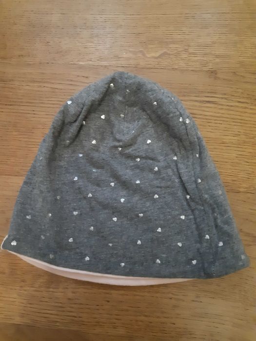 cienka dziewczęca czapka