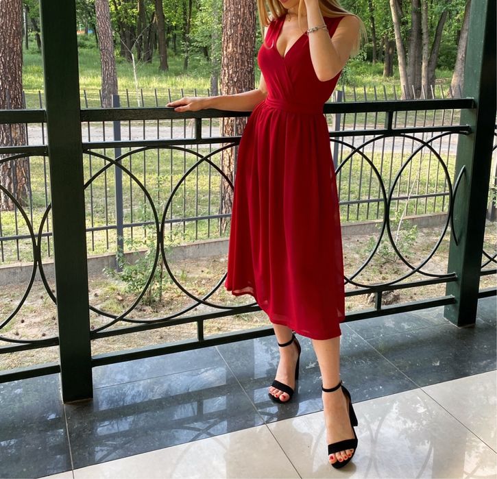 Сукня жіноча святкова