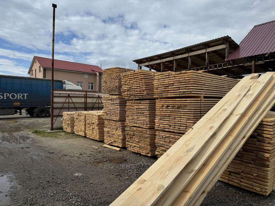 Дошка обрізна 30х100 та інші пиломатеріали довжиною 4-4.5-6м