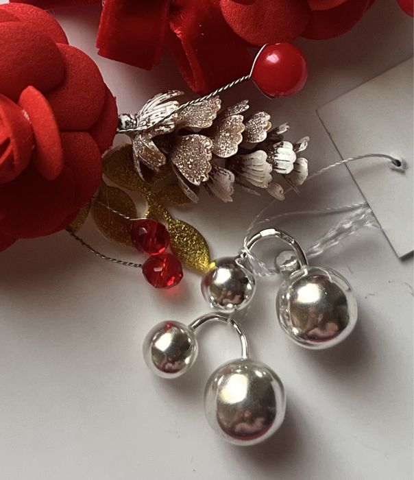 Продам серебряные серьги.