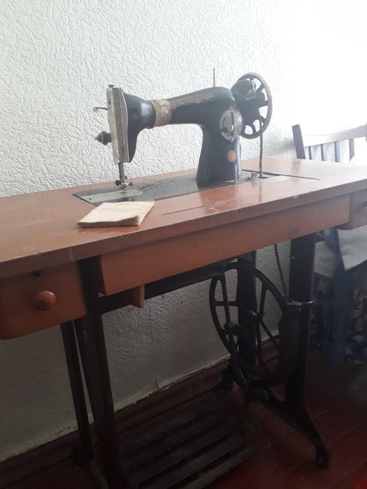 Прода швейну машинку