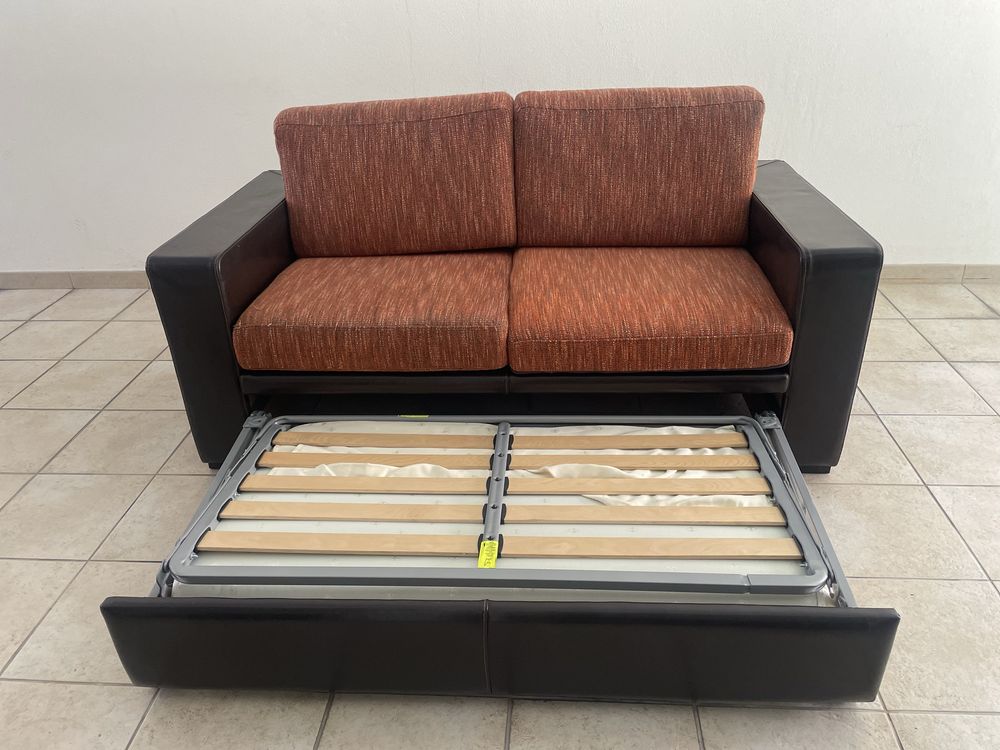 Sofa 2 lugares em pele com divã
