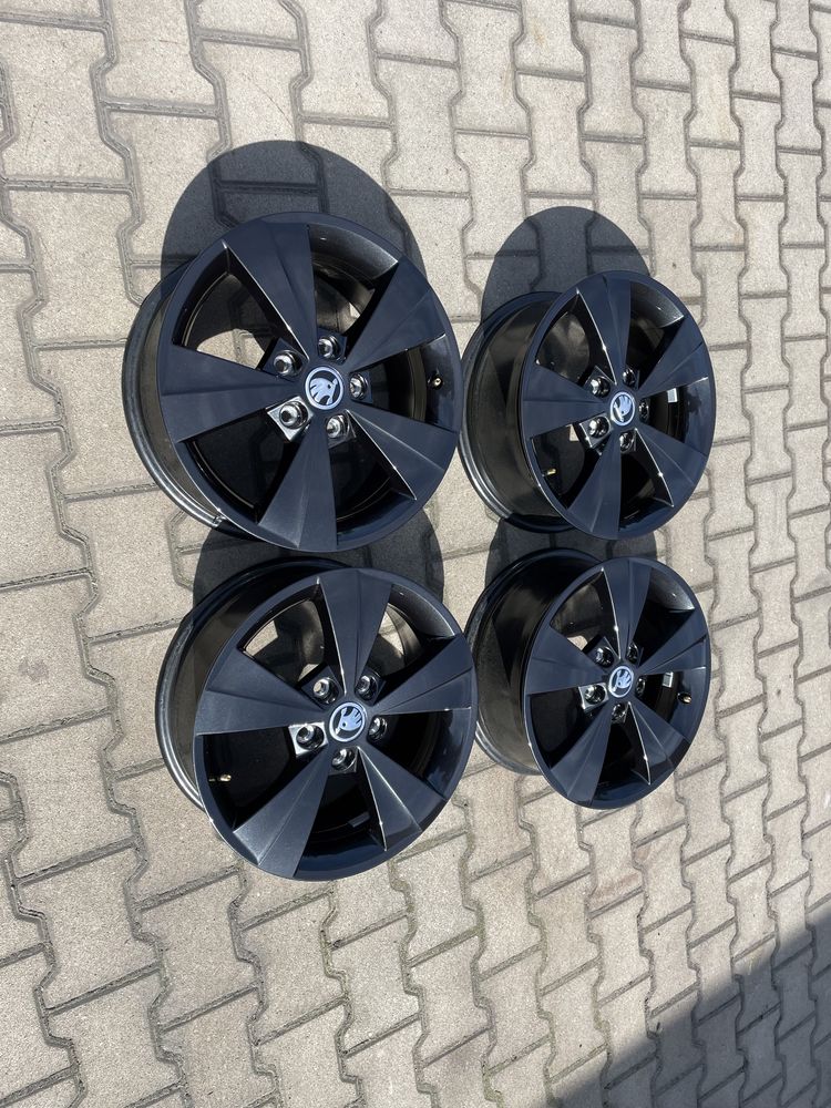 Nowe oryginalne felgi kola skoda octavia 16 cali 5x112 et45 czrny pol