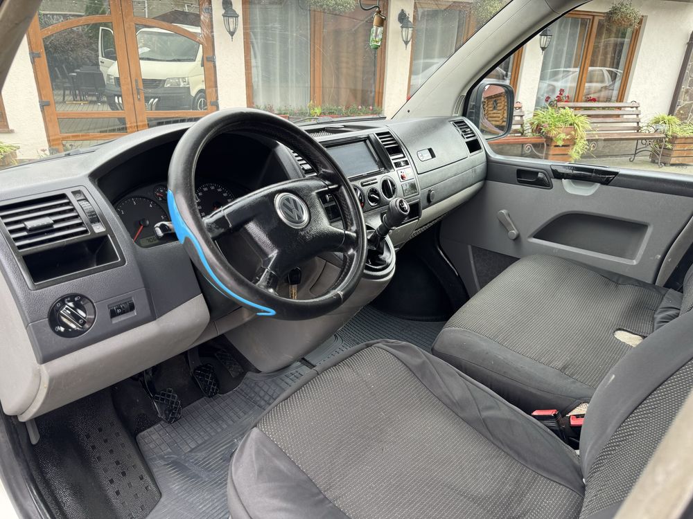 Volkswagen Transporter  2006р 8+1 пасажир  1.9 tdi