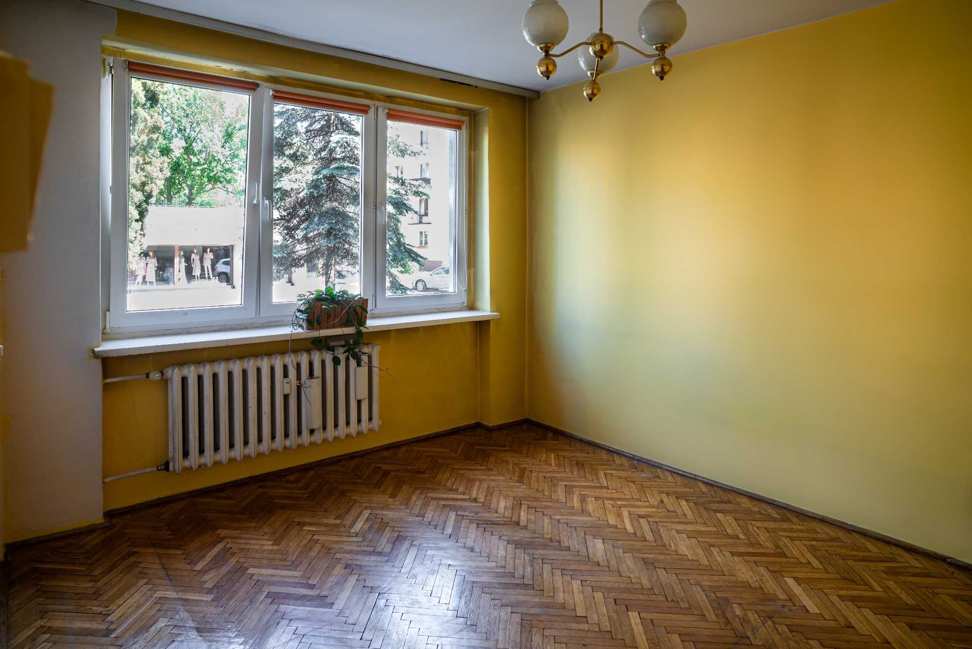 Mieszkanie z balkonem na parterze bloku w centrum Ostrowa, 48.75 m²