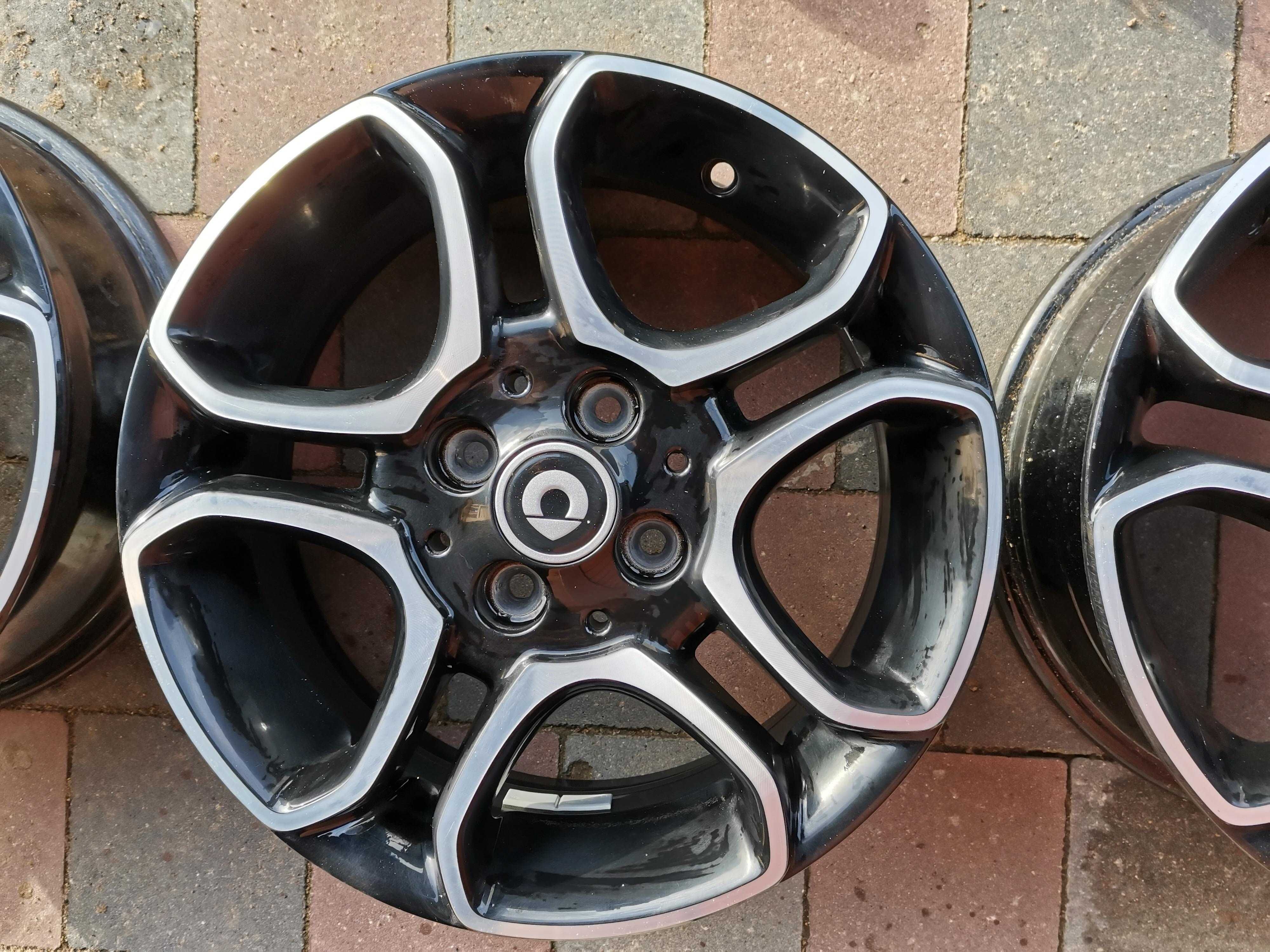 Felgi SMART FORTWO FORFOUR 5J-5.5Jx15H2 4x100 ET32-42