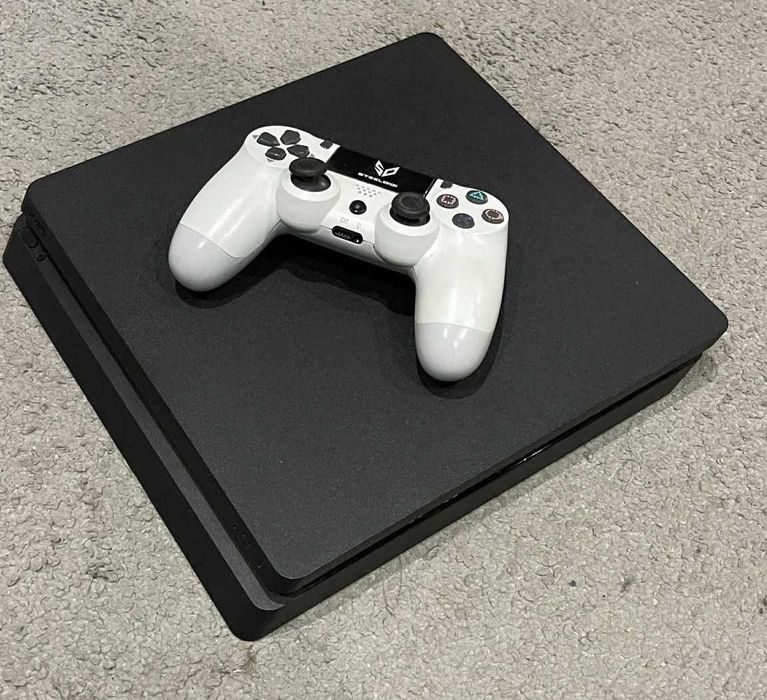Konsola SONY Playstation 4 Slim 500 GB l Pad + Kabel