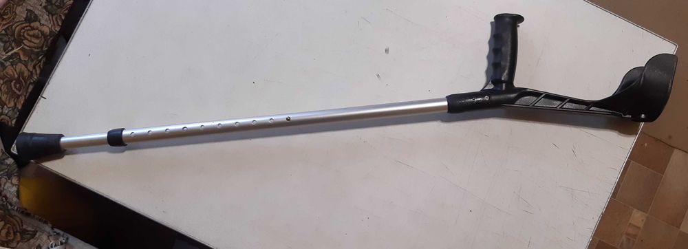 Палка для ходьбы с упором под локоть