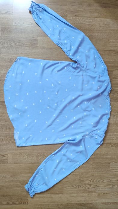 Niebieska koszula niebieska