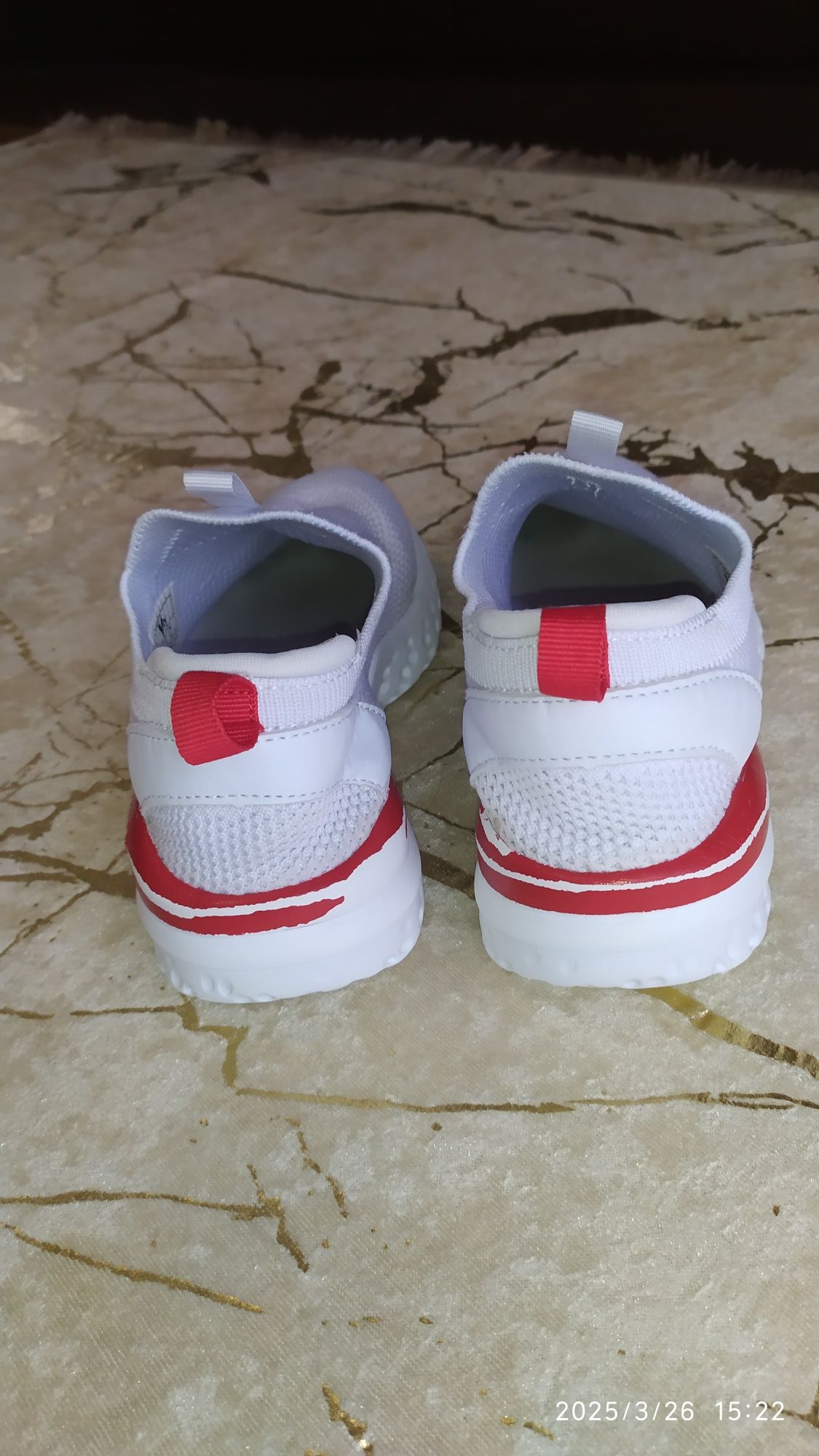 Buty dla dziecka białe wsuwane sneakersy, r.32,  Vty