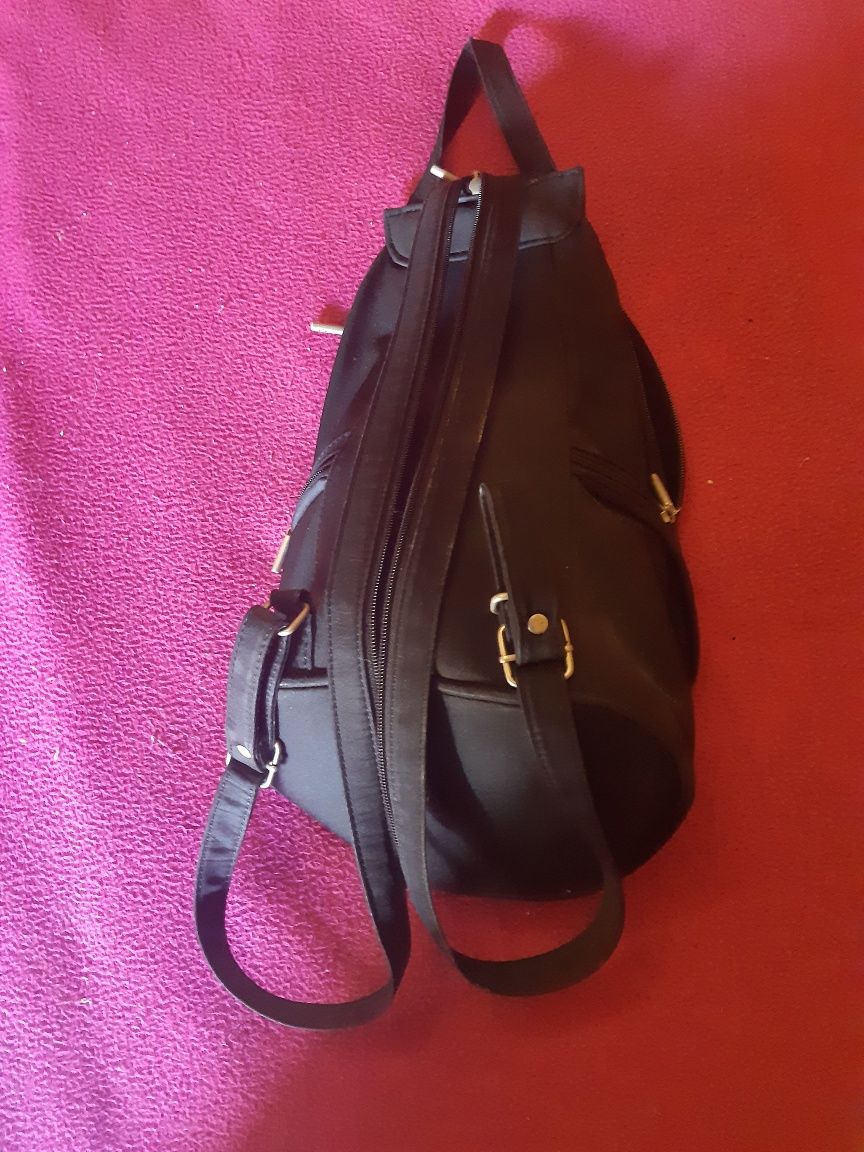 Mochila cor: preta