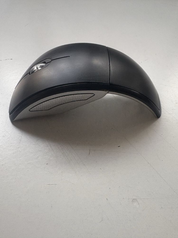 Rato sem fio cor preto e cinza