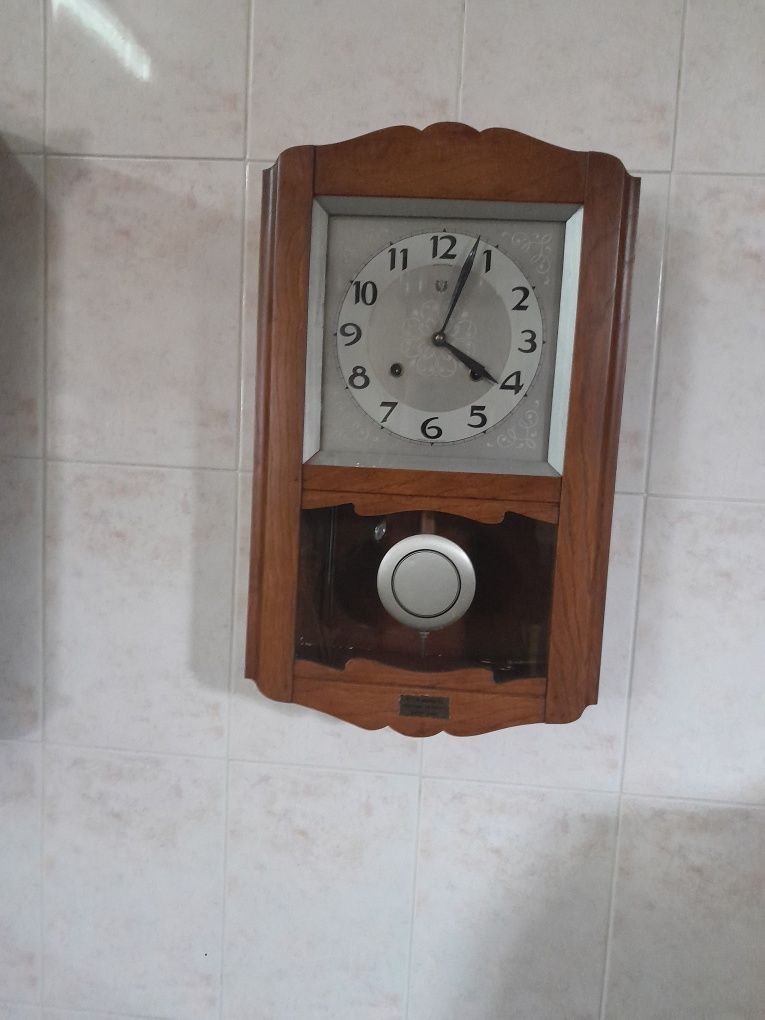 Vendo relógio reguladora antigo a funcionar muito bem