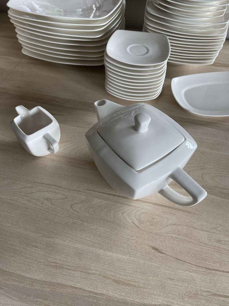 Porcelana Karolina Hiruni zestaw talerze filiżanki