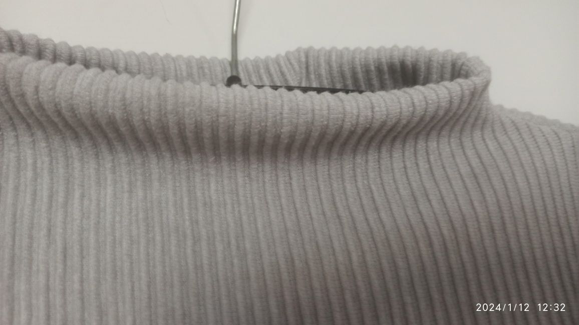 Reserved sweter sweterek w prążki cieplutki