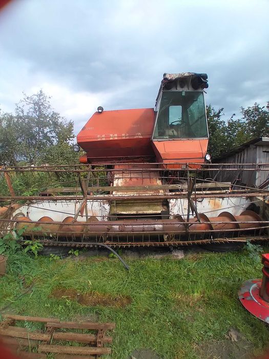 комбайн Нива зернозбиральний