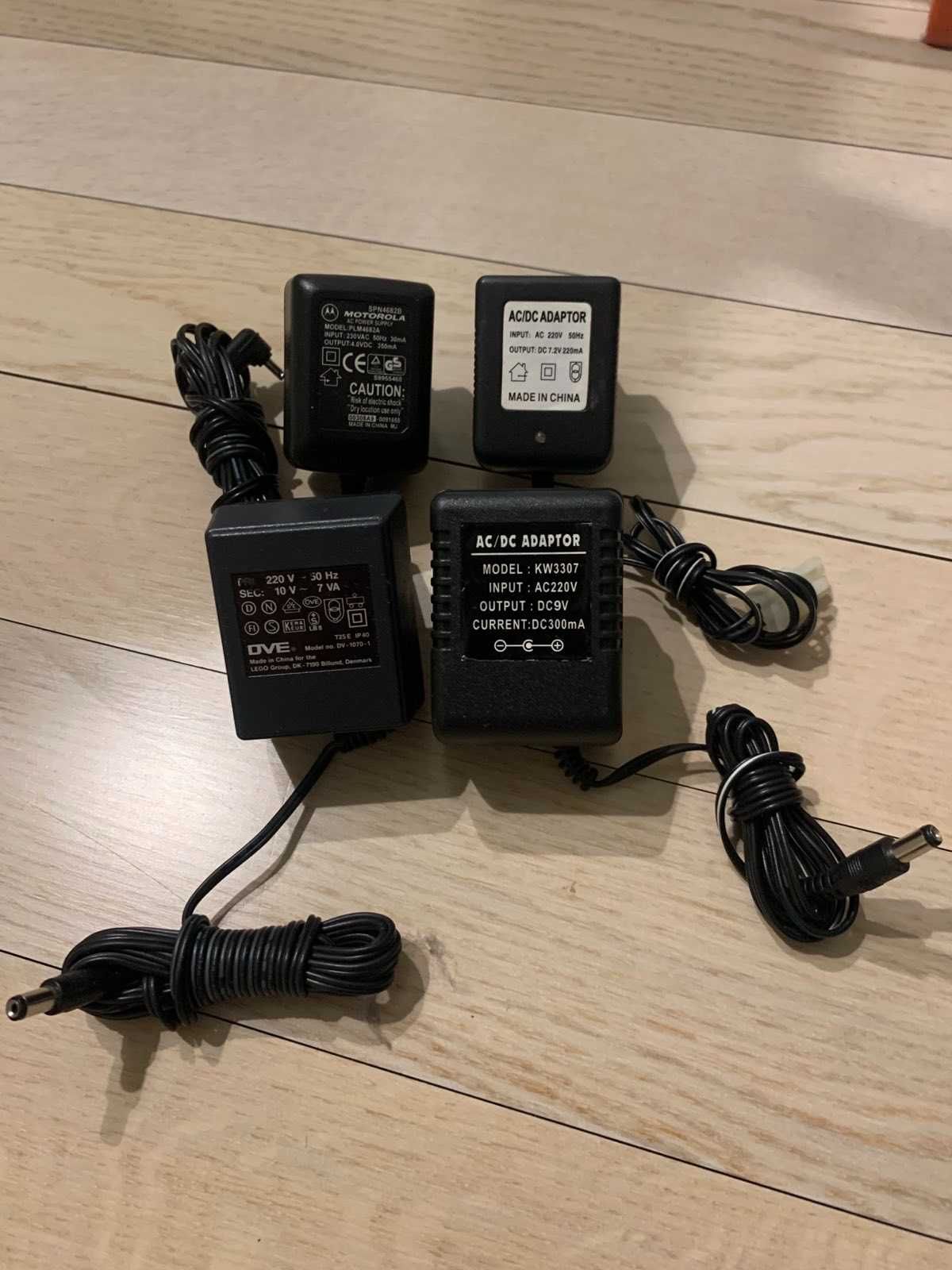 Блок питания - адаптер  на   12V