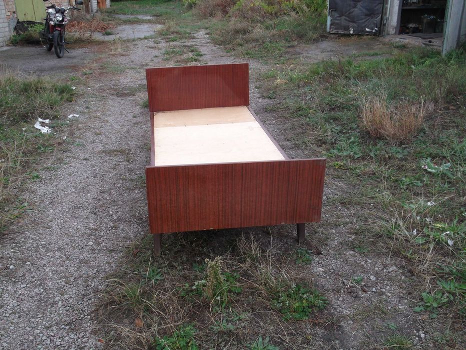 кровать одно спальная