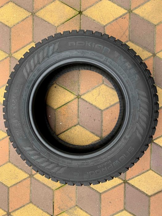 215/65 R16C Nokian Snowproof C. Шини зимові 4 шт.