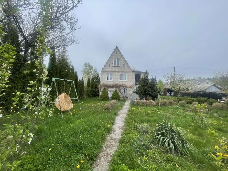 Продам дом с печкой, участок 6 соток возле леса и речки под Киевом